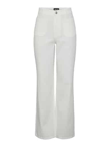 Cama white leg jeans in white - Out and About